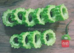 枸杞苦瓜的做法图解2