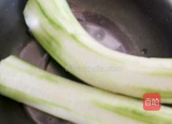 白油丝瓜的做法图解1
