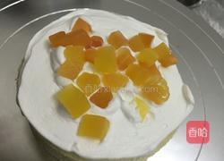 哈密瓜夹心水果蛋糕的做法图解3