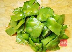 干锅扁豆鸡蛋的做法图解3