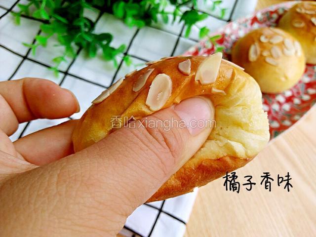 烤完晾凉后可以吃啦，是不是很软