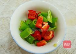 哈密瓜炒虾仁的做法图解3