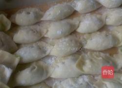  鸡蛋韭菜馅儿饺子的做法图解7