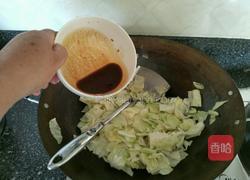 卷心菜炒腊肉的做法图解5