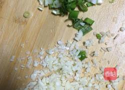 翡翠黄金（苦瓜炒蛋）的做法图解3