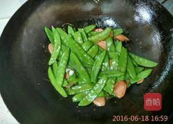 荷兰豆炒香肠的做法图解5