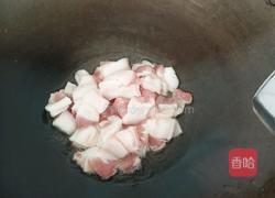 手撕包菜小炒肉的做法图解3