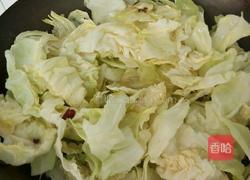 手撕包菜小炒肉的做法图解5