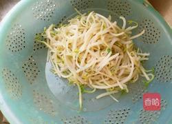 凉拌绿豆芽的做法图解3