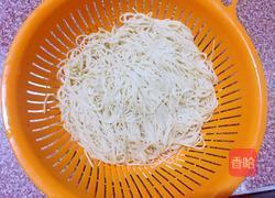 卷心菜炒面线的做法图解5