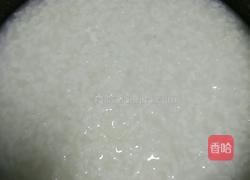 皮蛋粥的做法图解1