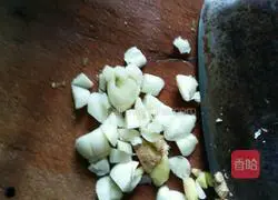 Illustration of how to make chili sauce (used for spreading steamed buns) 3