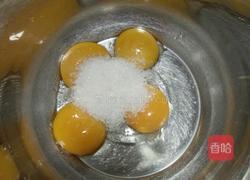 果酱瑞士卷的做法图解2