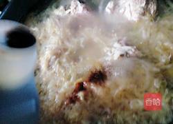 猪大骨炖酸菜的做法图解7