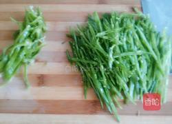 扁豆炒土豆丝的做法图解1