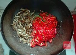 彩椒小鱼干的做法图解7