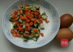 Illustration of how to make egg fried rice 1