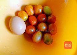 圣女果蒸鸡蛋的做法图解1