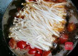 圣女果金针菇鸡蛋汤的做法图解6