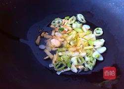 香芹炒蛤蜊的做法图解5