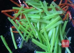 芹菜炒绿豆芽的做法图解7