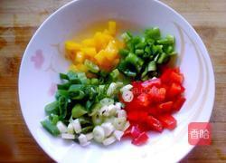 彩椒肉末浇嫩蛋的做法图解2