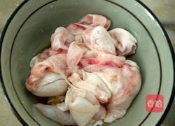 枸杞叶子鱼肚汤的做法图解2