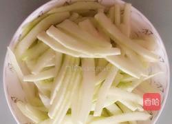 凉拌瓜皮的做法图解2