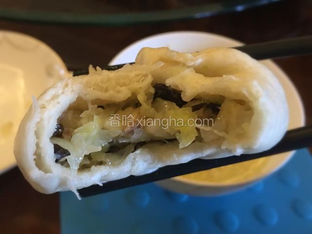 来一口，真好吃啊！还是自己包的好吃！