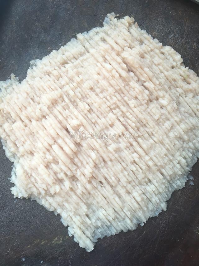 切成丝，斩成细蓉。
