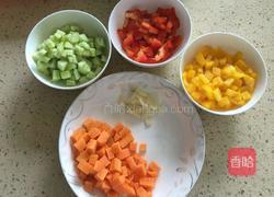 彩椒炒饭的做法图解1