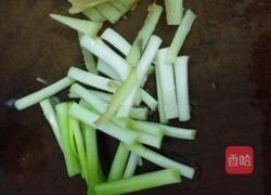 平菇鲫鱼汤的做法图解2