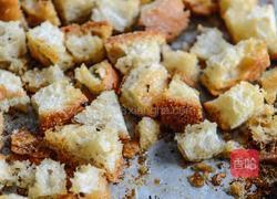 烤面包鸡胸佐圣女果色拉的做法图解1