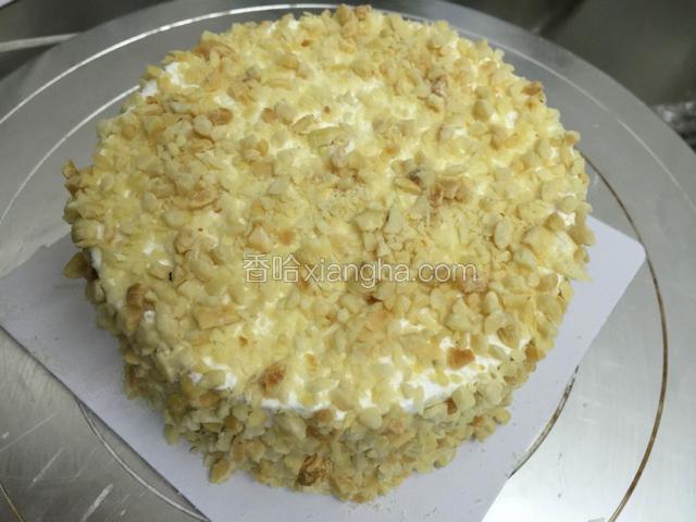 均匀的沾满花生碎