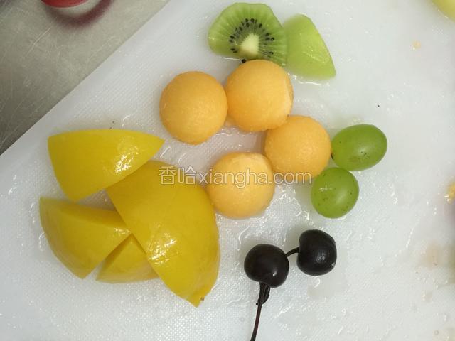水果准备.黄桃一个整的切六个