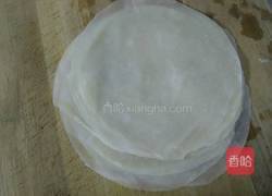 肉馅春卷的做法图解1