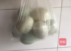 水煮鸭蛋的做法图解1