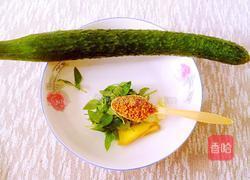 荆芥拌黄瓜的做法图解1