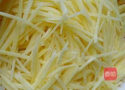 蒜香土豆丝的做法图解1