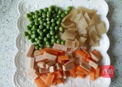 肉皮豌豆小炒的做法图解1