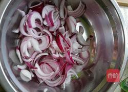凉拌洋葱木耳的做法图解3