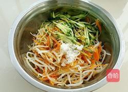 凉拌绿豆芽的做法图解6