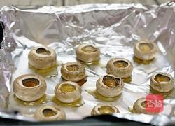 低脂奶油蘑菇酱配鸡腿肉的做法图解2