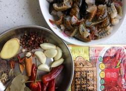 麻辣虾球的做法图解1