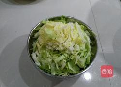 卷心菜炒馒头块的做法图解2