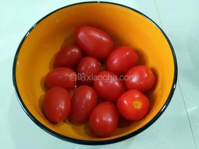 准备好圣女果，