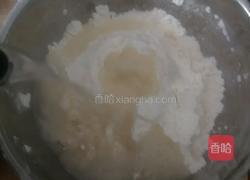 家常葱油饼的做法图解1