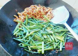 韭菜苔炒肉丝的做法图解5