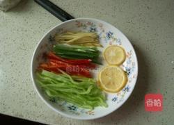 柠檬鲈鱼的做法图解2