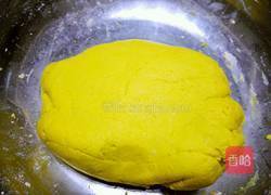 南瓜豆沙饼的做法图解2